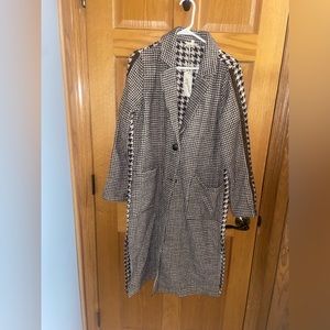 Women’s dress coat. New with tag. Size S